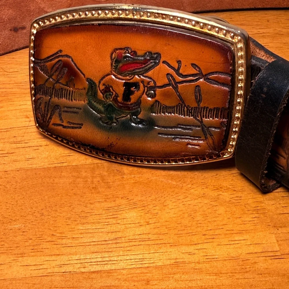 A lazy Day Leather Company vintage usa